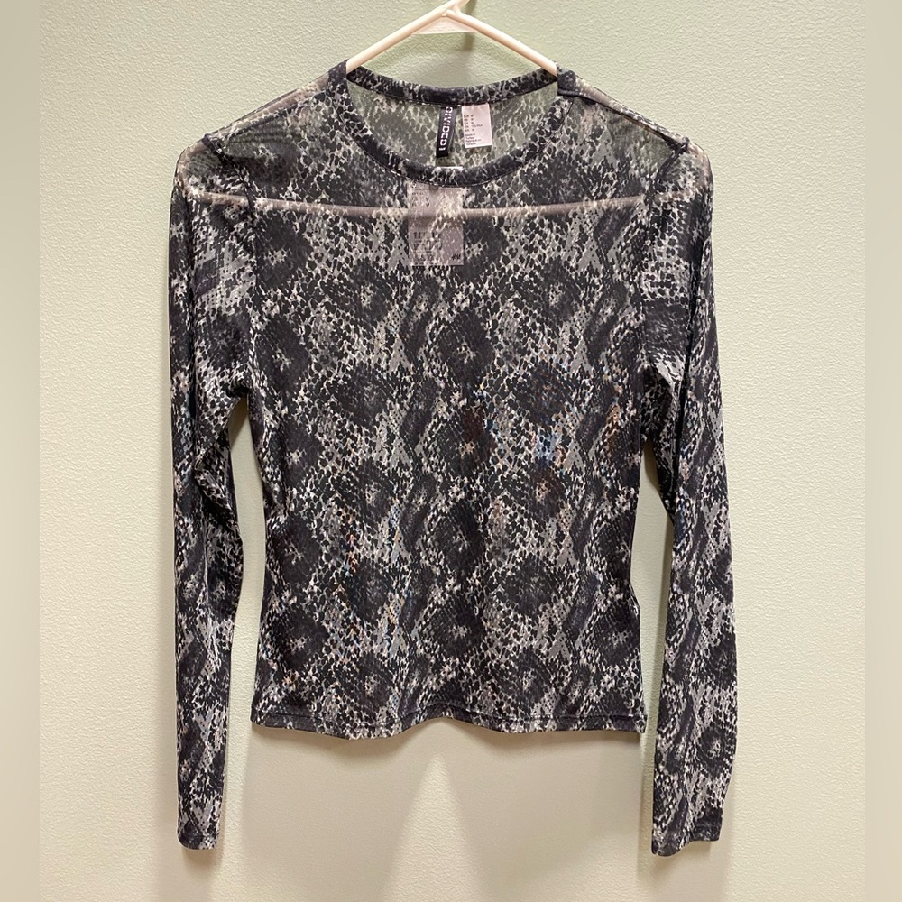 Women's Black and Gray Long Sleeve Top